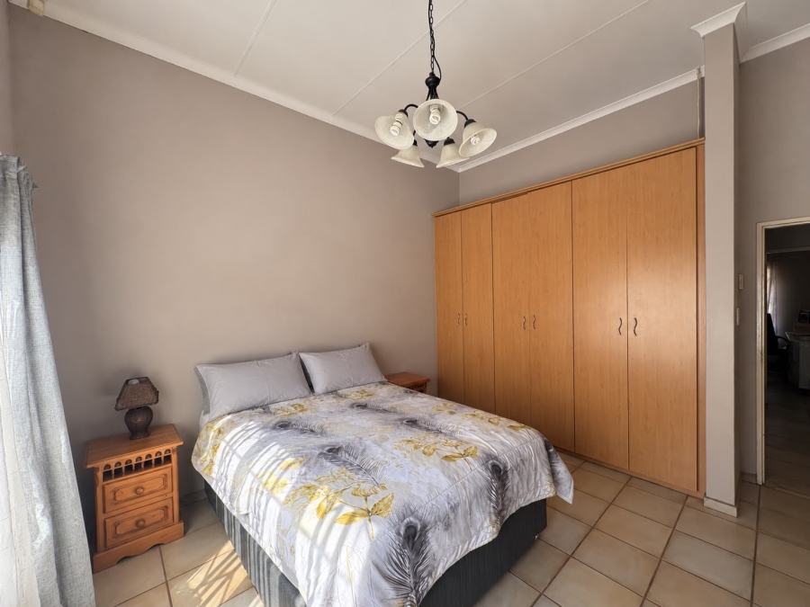 2 Bedroom Property for Sale in Waterval East North West